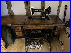 ANTIQUE VINTAGE SINGER SEWING MACHINE with TREADLE & WOOD / CAST IRON TABLE