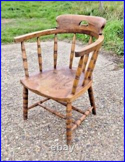 Antique Vintage Low Windsor Spindle Bow Back Carver Smokers Captains Arm Chair