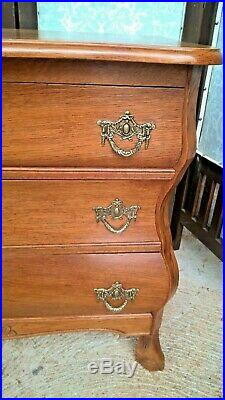 Gorgeous Bijou French Vintage Oak Chest Of Drawers / French Oak Bedside Chest