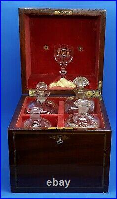 Mahogany wood vintage Georgian antique box with 4 clear glass square decanters
