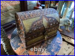 VINTAGE JEWELLERY & COLLECTORS BOX. Treasure Chest! Great Character, Nice Box