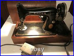 VTG 1937 Singer Vintage Antique Sewing Machine With Wood Case