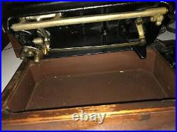 VTG 1937 Singer Vintage Antique Sewing Machine With Wood Case