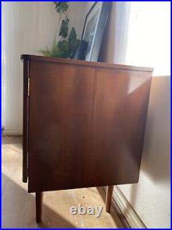 Vintage Retro Mid Century 1960s Modernist Sideboard Cabinet / Dresser