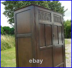 Vintage Two-Door Double Size Wardrobe with Panelled Decoration