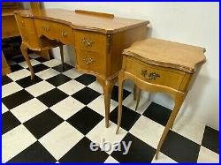 Vintage french louis style dressing table with matching nightstand Delivery
